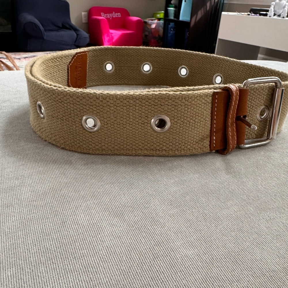 Chico’s tan woman’s belt